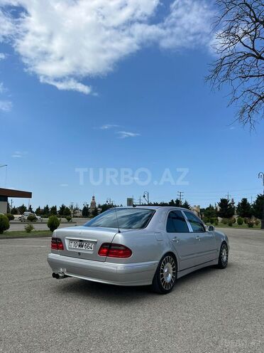 Mercedes E 240 2000, 297,000 km - 2.4 l - Xaçmaz