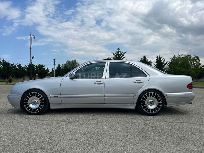 Mercedes E 240 2000, 297,000 km - 2.4 l - Xaçmaz
