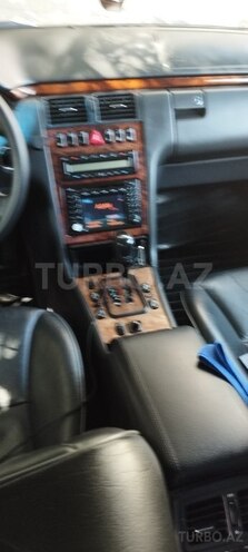Mercedes E 240 2001, 276,000 km - 2.6 l - Bakı