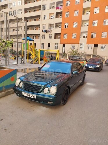 Mercedes E 220 2000, 350,000 km - 2.2 l - Bakı