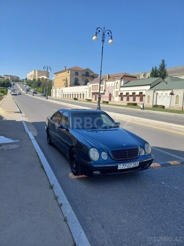 Mercedes E 220 2000, 350,000 km - 2.2 l - Bakı