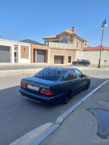 Mercedes E 220 2000, 350,000 km - 2.2 l - Bakı