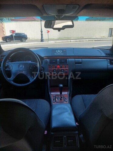 Mercedes E 220 2000, 350,000 km - 2.2 l - Bakı
