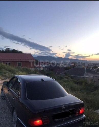 Mercedes E 220 2000, 263,000 km - 2.2 l - Bakı