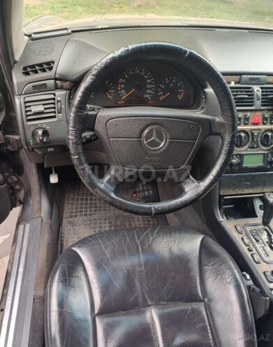 Mercedes E 220 2000, 263,000 km - 2.2 l - Bakı