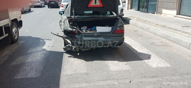Mercedes E 300 1995, 745,000 km - 3.0 l - Bakı