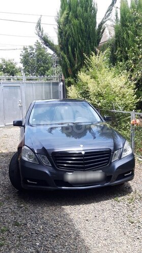 Mercedes E 220 2009, 290,000 km - 2.2 л - Bakı