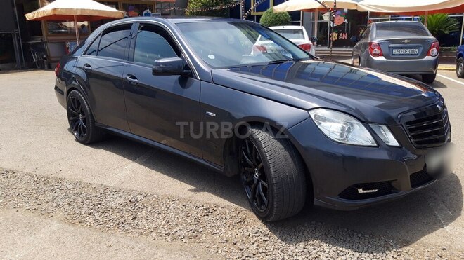 Mercedes E 220 2009, 290,000 km - 2.2 л - Bakı