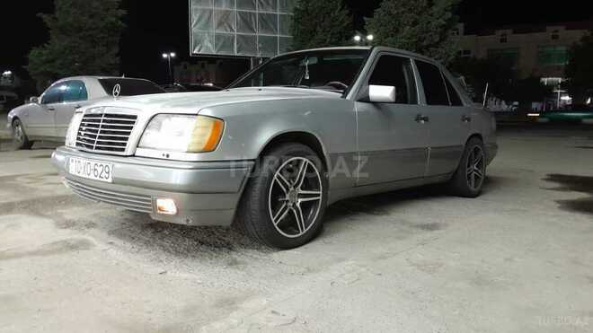 Mercedes E 320 1993, 220,302 km - 3.2 л - Bərdə