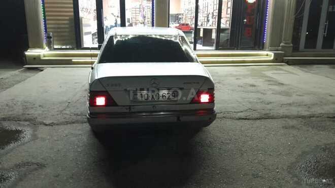 Mercedes E 320 1993, 220,302 km - 3.2 л - Bərdə