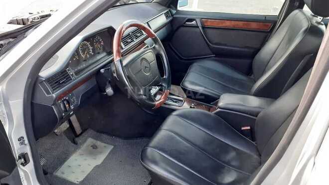 Mercedes E 320 1993, 220,302 km - 3.2 л - Bərdə