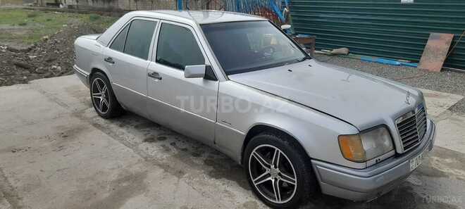 Mercedes E 320 1993, 220,302 km - 3.2 л - Bərdə