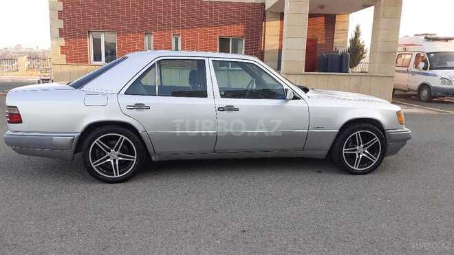 Mercedes E 320 1993, 220,302 km - 3.2 л - Bərdə