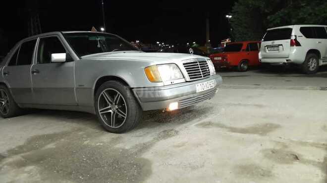 Mercedes E 320 1993, 220,302 km - 3.2 л - Bərdə