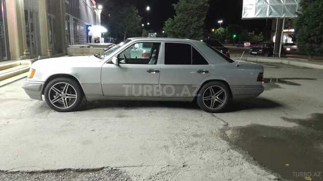 Mercedes E 320 1993, 220,302 km - 3.2 л - Bərdə