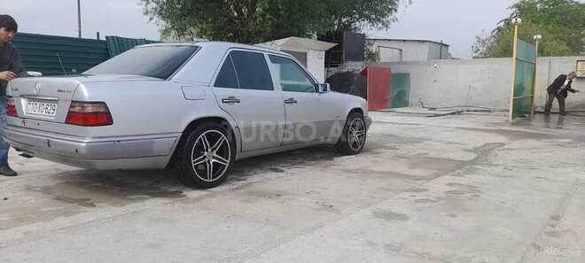 Mercedes E 320 1993, 220,302 km - 3.2 л - Bərdə