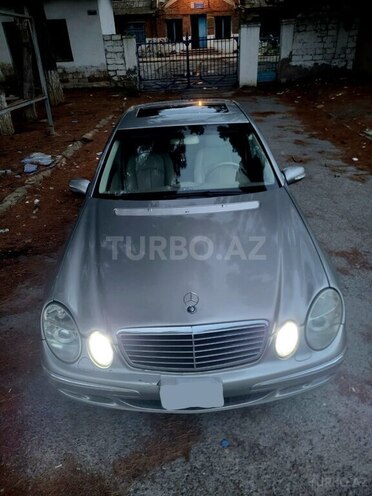 Mercedes E 320 2003, 318,000 km - 3.2 l - Bakı