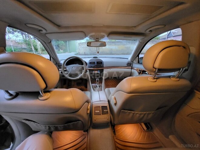 Mercedes E 320 2003, 318,000 km - 3.2 l - Bakı
