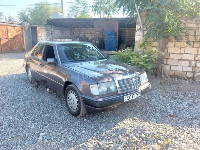 Mercedes E 200 1993, 450,000 km - 2.0 l - Beyləqan