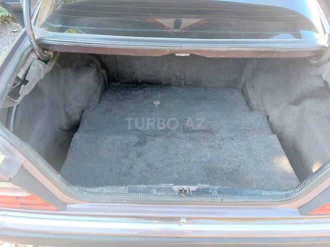 Mercedes E 200 1993, 450,000 km - 2.0 l - Beyləqan