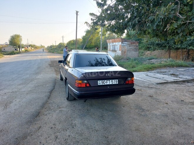 Mercedes E 200 1993, 450,000 km - 2.0 l - Beyləqan