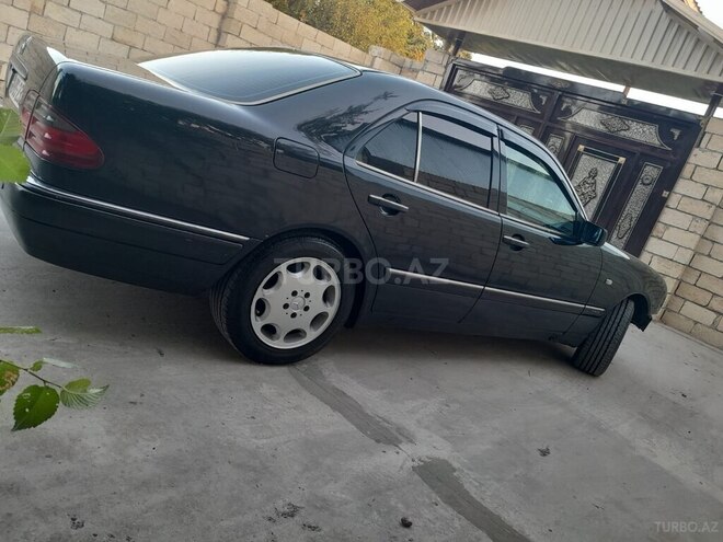 Mercedes E 240 1997, 358,000 km - 2.6 л - Sabirabad
