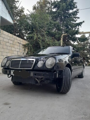 Mercedes E 240 1997, 358,000 km - 2.6 л - Sabirabad