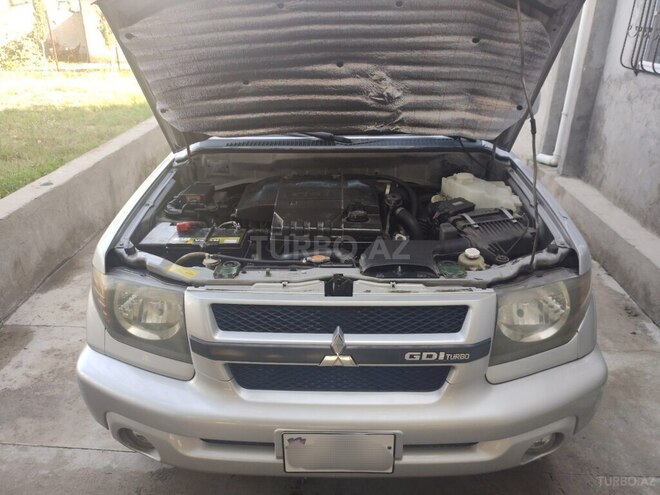 Mitsubishi Pajero io 2002, 147,000 km - 1.8 l - Bakı