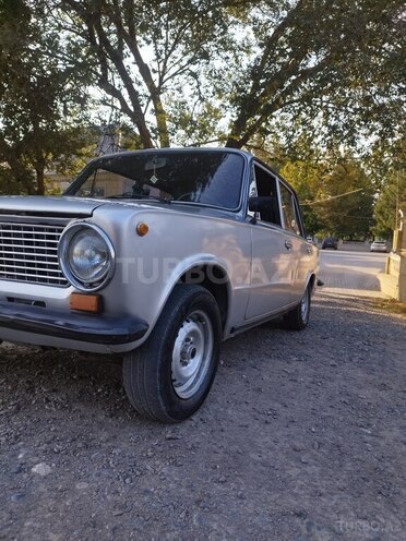 LADA (VAZ) 21011 1983, 200,000 km - 1.5 l - Füzuli