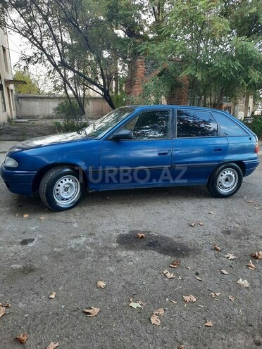 Opel Astra 1992, 300,000 km - 1.6 l - Gəncə