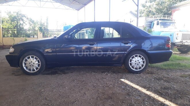 Mercedes C 200 2000, 271,000 km - 2.0 l - İmişli