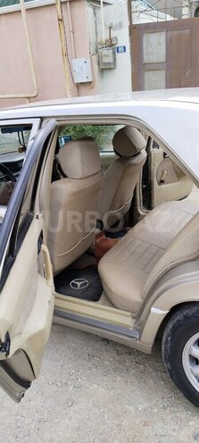 Mercedes 190 1992, 423,452 km - 2.3 л - Bakı