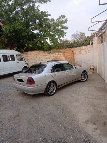 Mercedes C 180 1994, 500,000 km - 1.8 l - Qusar