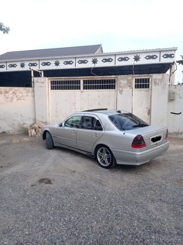 Mercedes C 180 1994, 500,000 km - 1.8 l - Qusar