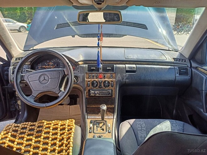 Mercedes E 240 1998, 290,087 km - 2.4 l - Gəncə