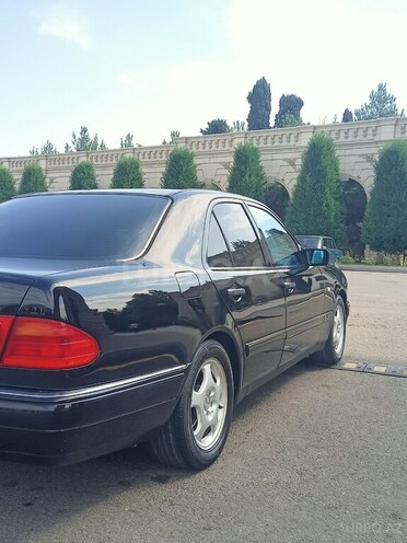 Mercedes E 240 1998, 290,087 km - 2.4 l - Gəncə