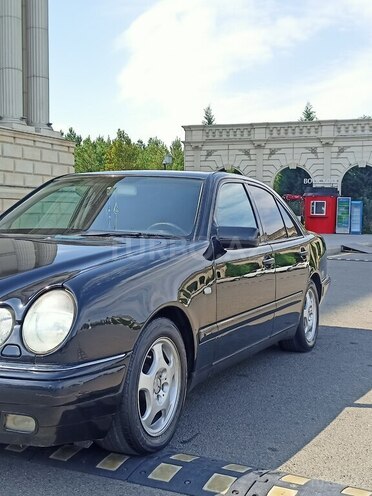 Mercedes E 240 1998, 290,087 km - 2.4 l - Gəncə