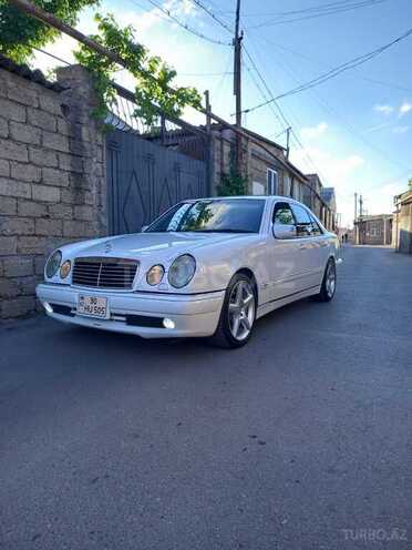 Mercedes E 320 2000, 154,132 km - 3.2 l - Bakı