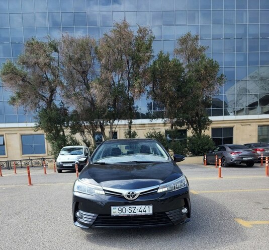 Toyota Corolla 2018, 129,000 km - 1.6 l - Bakı