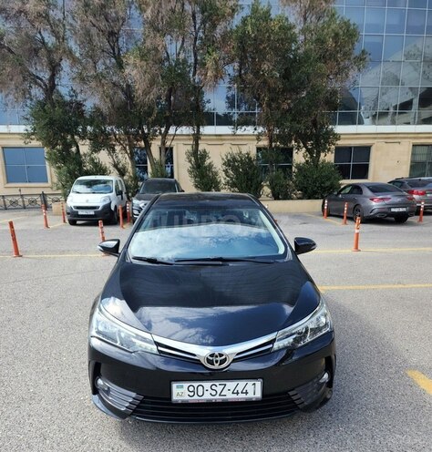 Toyota Corolla 2018, 129,000 km - 1.6 l - Bakı