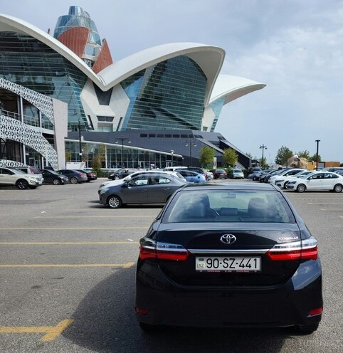 Toyota Corolla 2018, 129,000 km - 1.6 l - Bakı