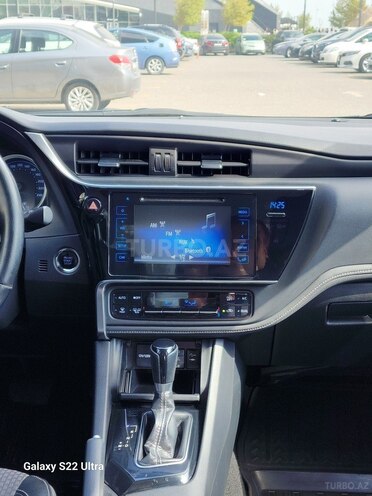 Toyota Corolla 2018, 129,000 km - 1.6 l - Bakı