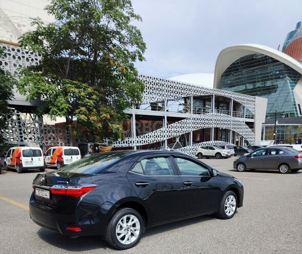 Toyota Corolla 2018, 129,000 km - 1.6 l - Bakı