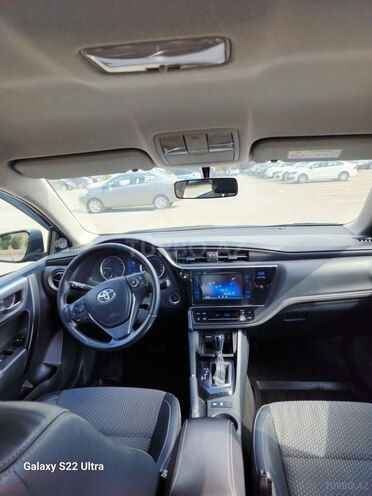 Toyota Corolla 2018, 129,000 km - 1.6 l - Bakı