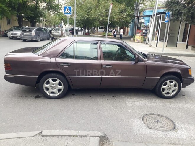 Mercedes E 250 1991, 455,000 km - 2.5 л - Bakı