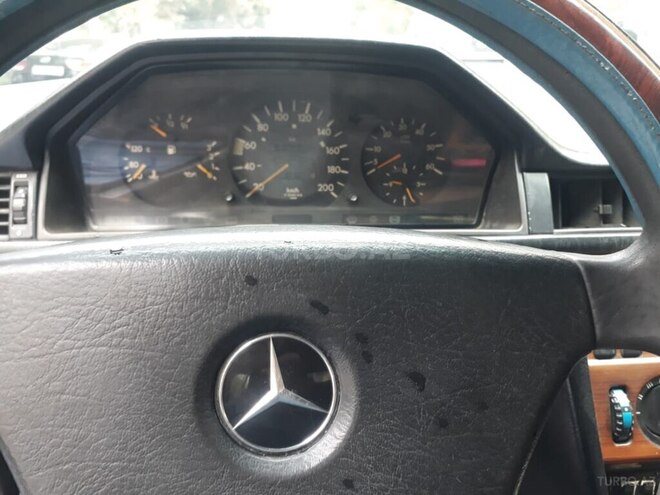 Mercedes E 250 1991, 455,000 km - 2.5 л - Bakı