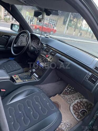 Mercedes E 220 1997, 600,000 km - 2.2 л - Qazax