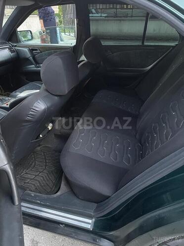 Mercedes E 220 1997, 600,000 km - 2.2 л - Qazax