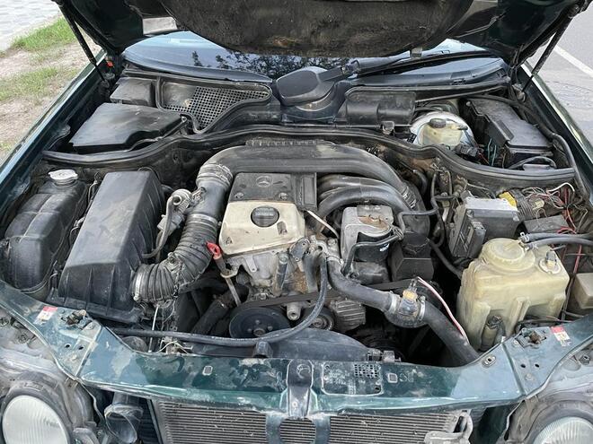 Mercedes E 220 1997, 600,000 km - 2.2 л - Qazax