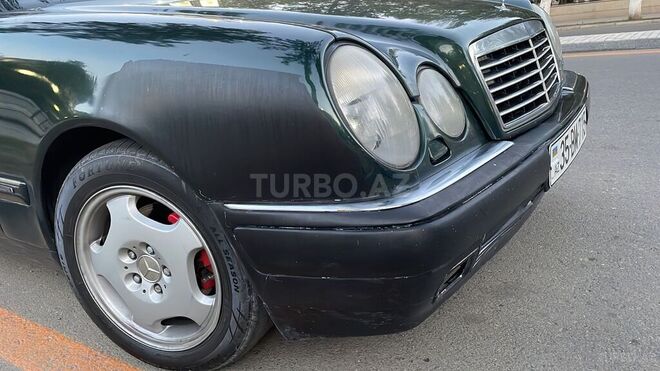 Mercedes E 220 1997, 600,000 km - 2.2 л - Qazax